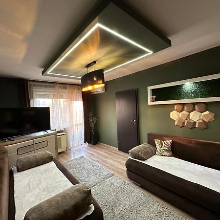 Mox Downtown Apartman Debrecen Bagian luar foto