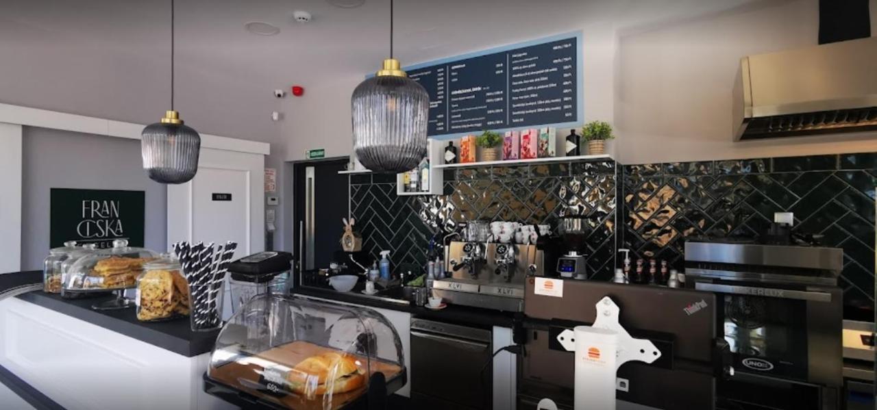 Mox Downtown Apartman Debrecen Bagian luar foto