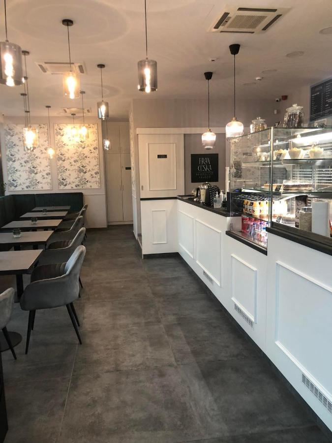 Mox Downtown Apartman Debrecen Bagian luar foto